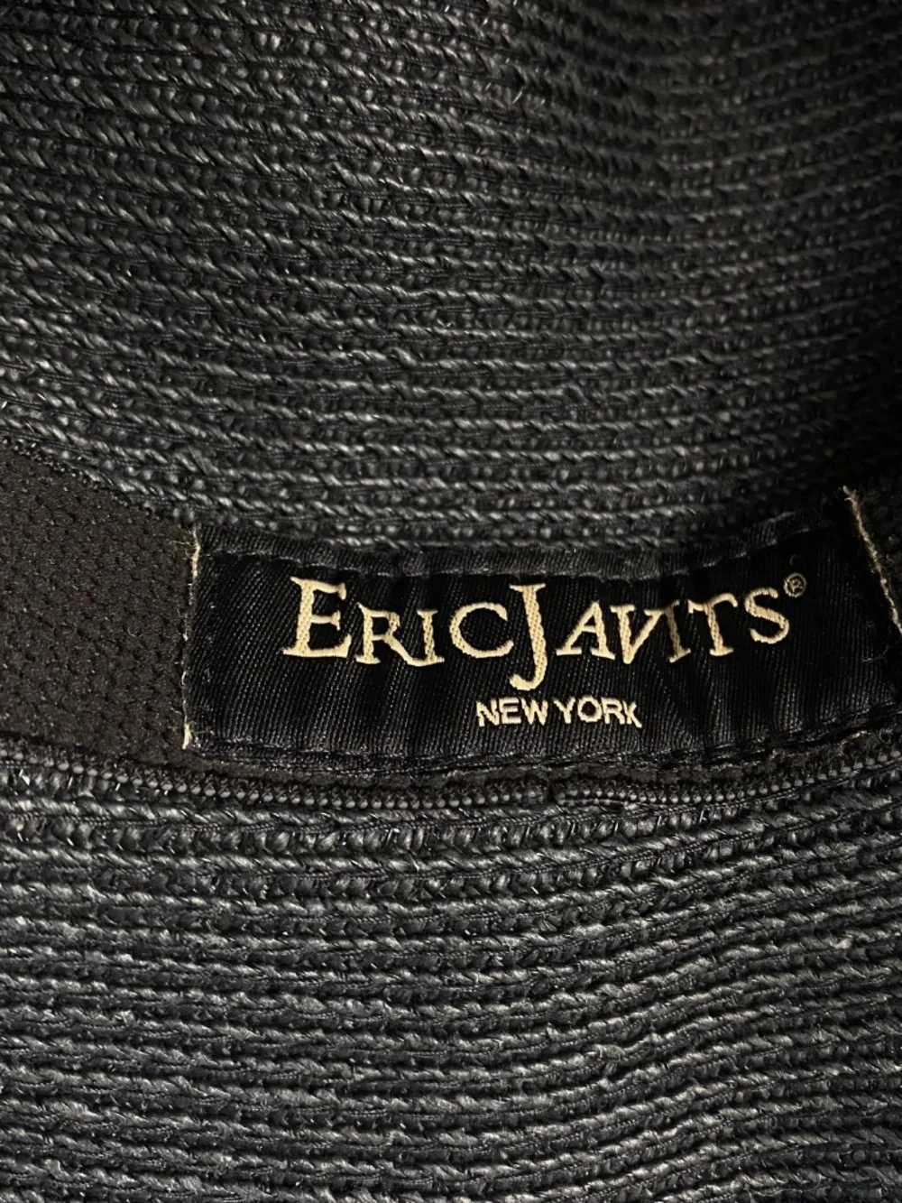 Eric Javits Hat Packable Squishee Floppy 50+ UPF in Charcoal - Picture 4 of 7